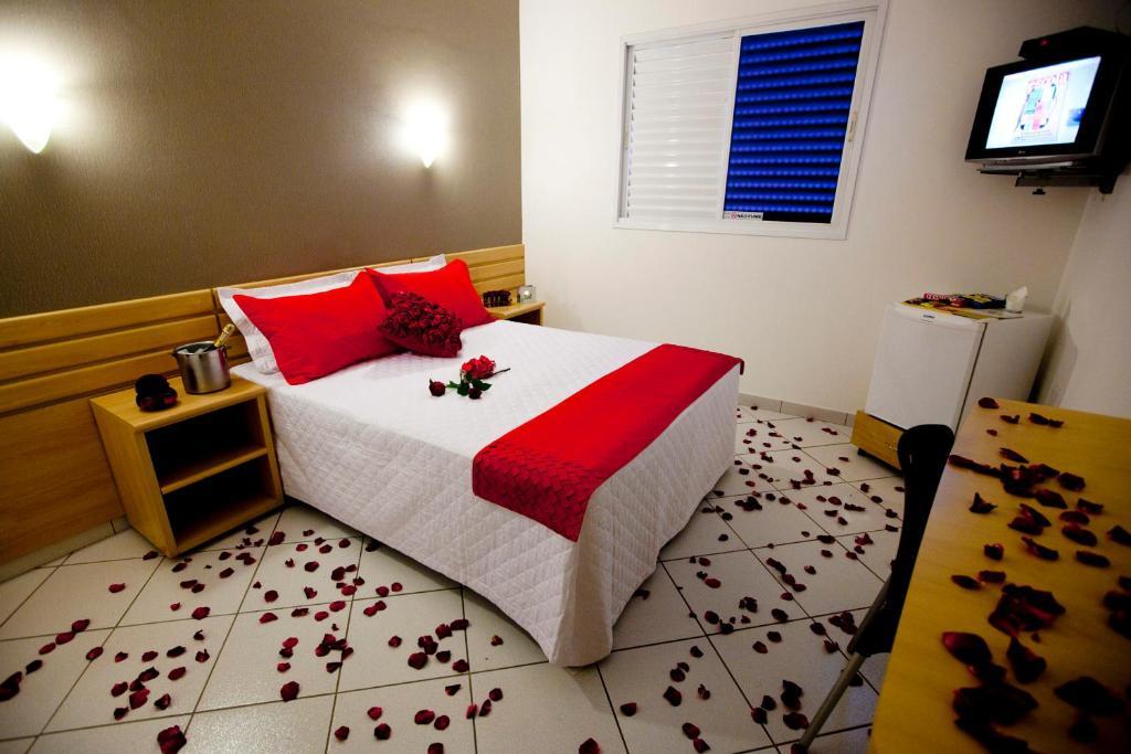 Hotel Sansaed Κουιαμπά Δωμάτιο φωτογραφία